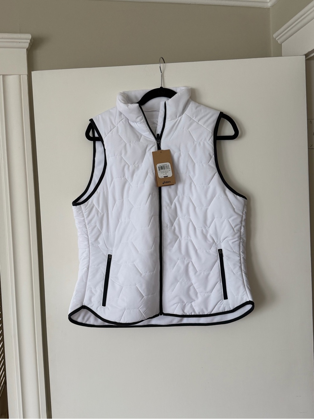 ASICS Women’s White Quilted Zip Vest with Black Trim